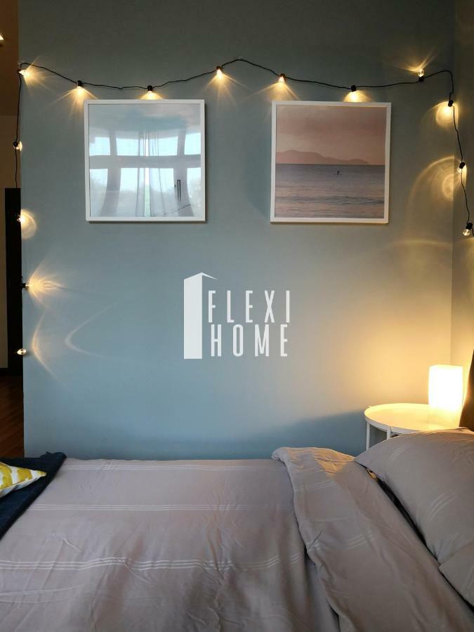 Flexihome-my: Work-friendly Shaftsbury In Apartment *