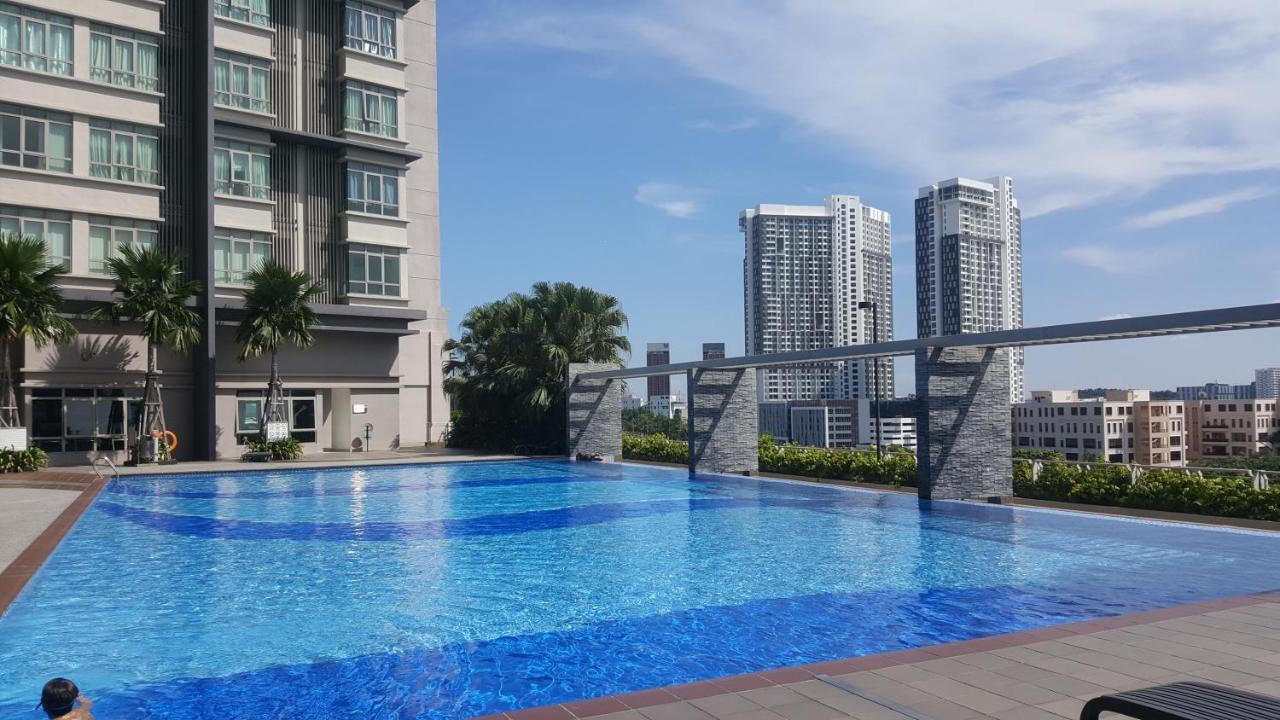 Apartment Flexihome-my: Work-friendly Shaftsbury In Cyberjaya
